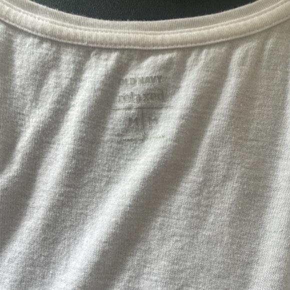 Old navy graphic tank like new - Picture 3 of 4